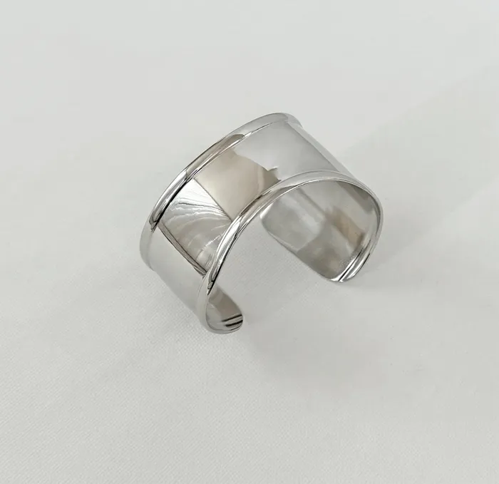 Bracelets EBONIE SILVER BOLD ASYMMETRICAL CUFF BRACELET Mai Dsire