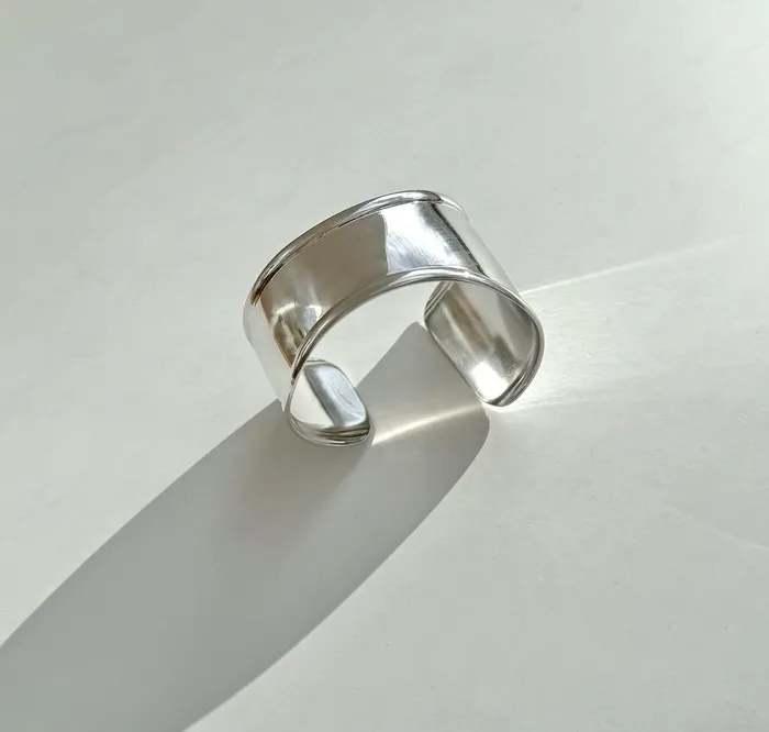 Bracelets EBONIE SILVER BOLD ASYMMETRICAL CUFF BRACELET Mai Dsire